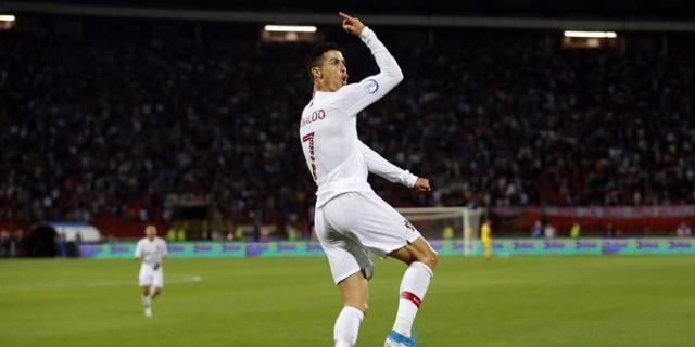 太惊人了!欧预赛葡萄牙5-1大胜立陶宛 C罗大四喜狂刷记录