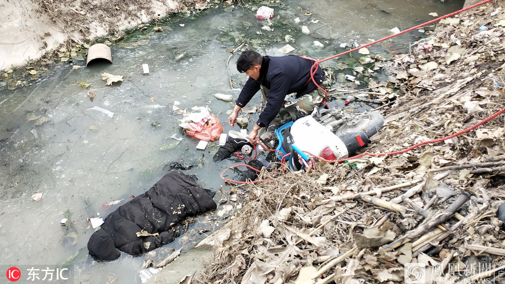 河南：男子酒后落水次日被冻在冰里