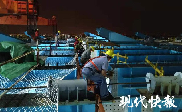 好消息！沪通长江大桥主航道桥南辅助跨顺利合龙