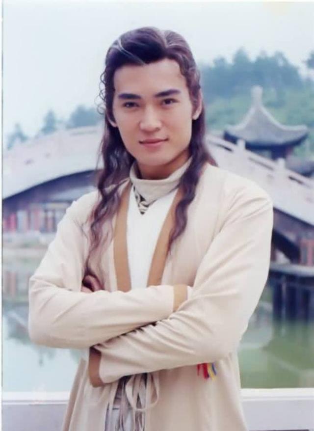 焦恩俊晒照为女儿庆生祝福语疑承认婚变