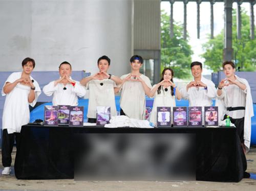 《极限挑战5》岳云鹏冻到嘴瓢 罗志祥贾乃亮冤家变“盟友”