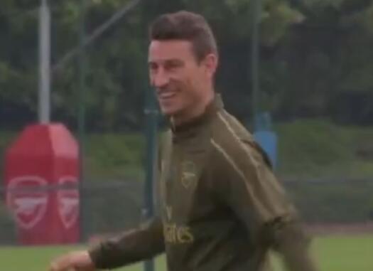 这是什么操作？曝阿森纳队长工资被砍掉一半